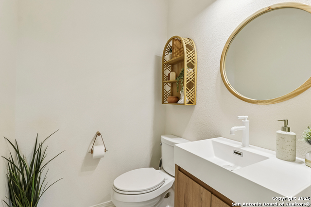 Image 12 of 40 For 13719 Chittim Woods