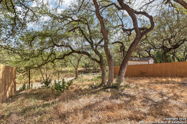 Image 32 of 40 For 13719 Chittim Woods