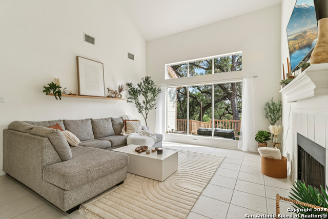 Image 6 of 40 For 13719 Chittim Woods