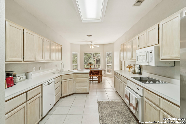 Image 9 of 40 For 13719 Chittim Woods