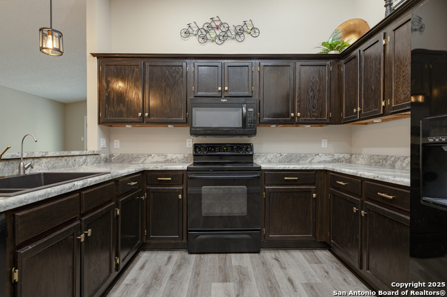 Image 9 of 33 For 7110 Mountain Grove