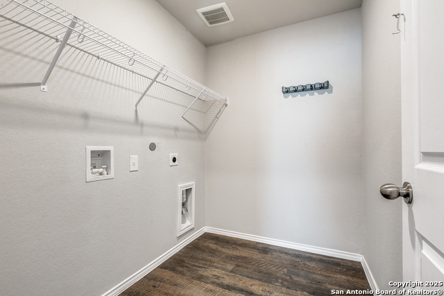 Image 12 of 18 For 622 Pleasanton Spring