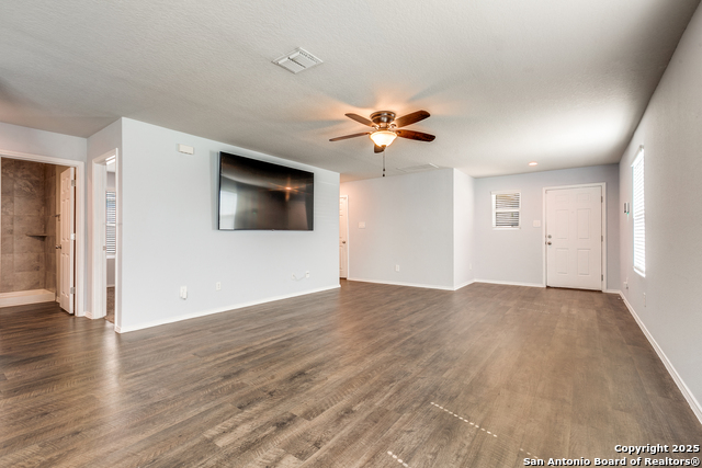 Image 4 of 18 For 622 Pleasanton Spring