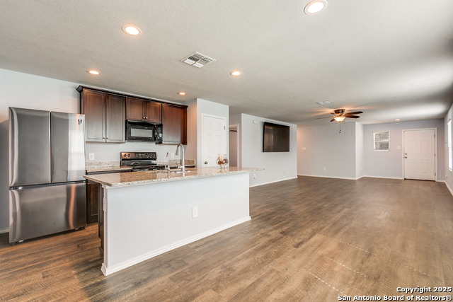 Image 5 of 18 For 622 Pleasanton Spring