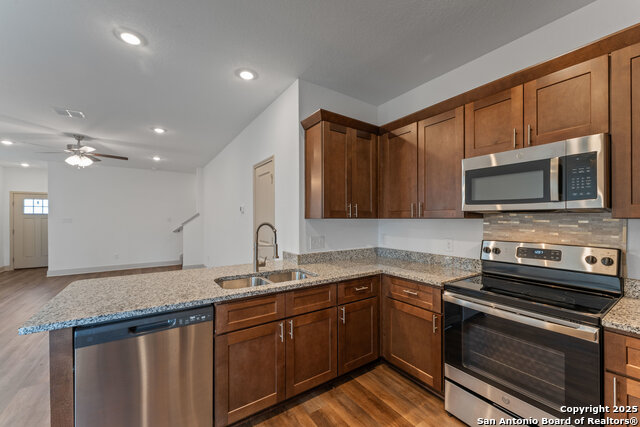 Image 12 of 22 For 7536 Briarwood Pass 101