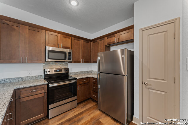 Image 14 of 22 For 7536 Briarwood Pass 101