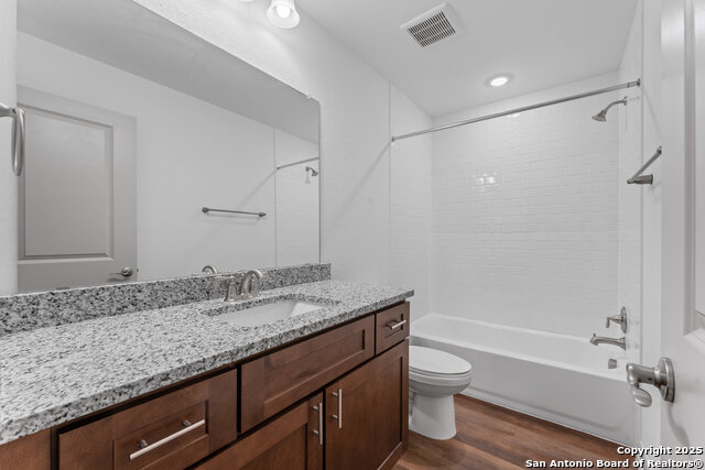 Image 19 of 22 For 7536 Briarwood Pass 101