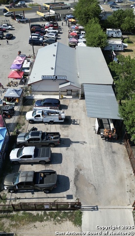 Listing photo id 0 for 5250 Commerce W