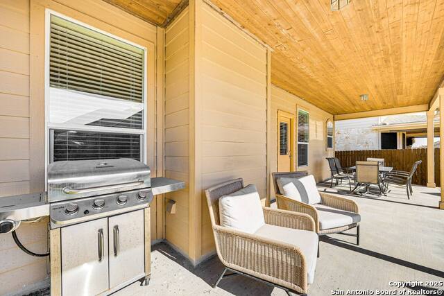 Image 23 of 25 For 317 Sea Headrig