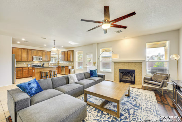 Image 5 of 25 For 317 Sea Headrig