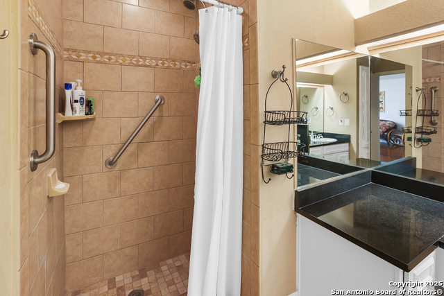 Listing photo id 17 for 7711 Callaghan 802