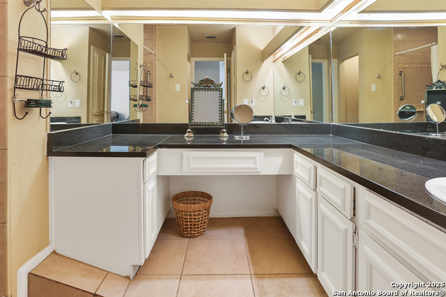 Listing photo id 19 for 7711 Callaghan 802