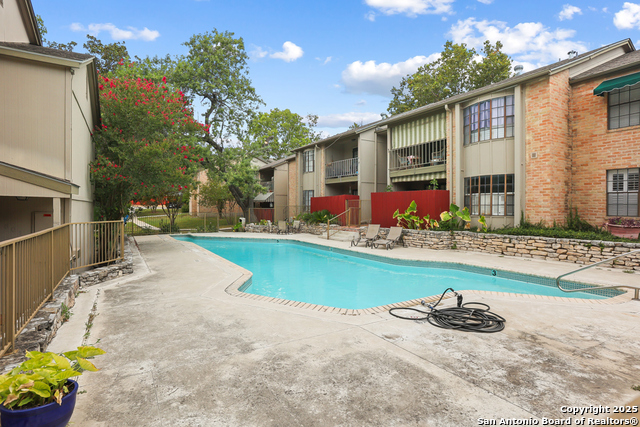 Listing photo id 2 for 7711 Callaghan 802