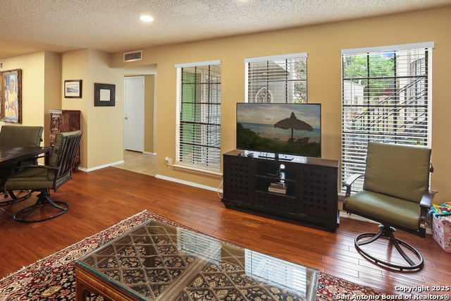 Listing photo id 4 for 7711 Callaghan 802
