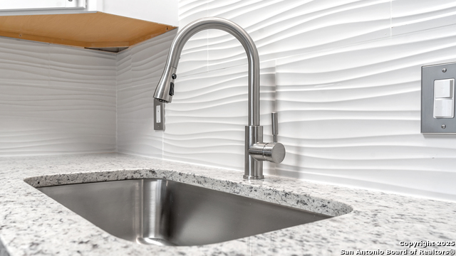 Image 10 of 28 For 408 Regina 3