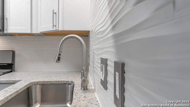 Image 11 of 28 For 408 Regina 3