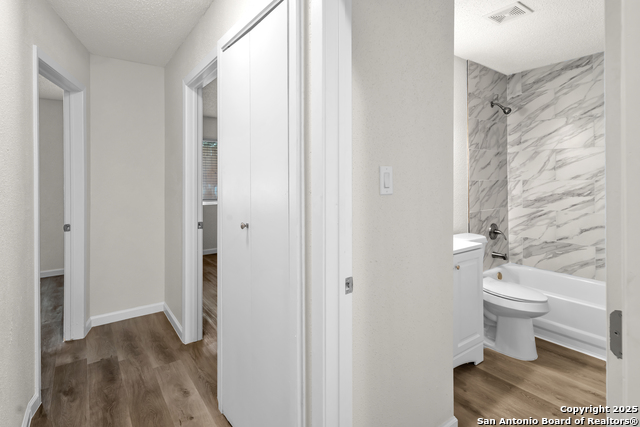 Image 21 of 28 For 408 Regina 3