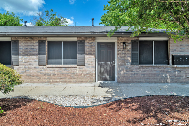 Image 22 of 28 For 408 Regina 3