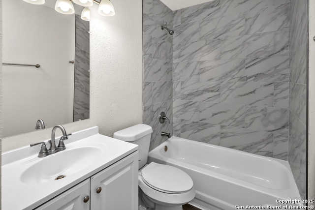 Image 23 of 28 For 408 Regina 3