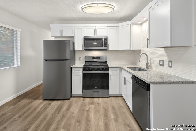 Image 4 of 28 For 408 Regina 3