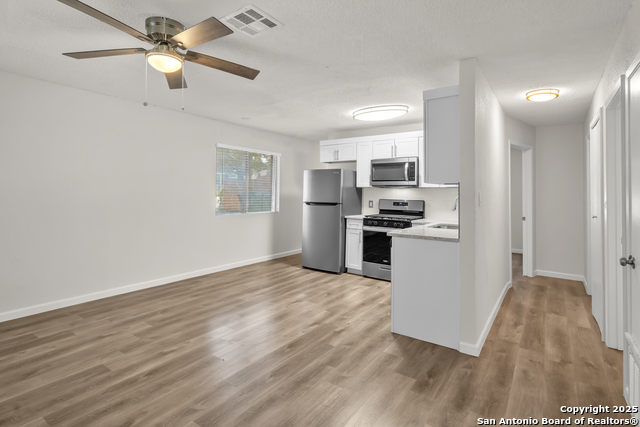 Image 6 of 28 For 408 Regina 3