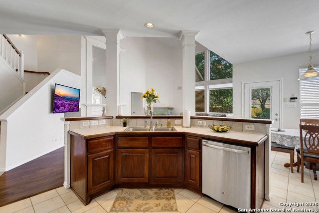 Image 12 of 36 For 8823 Brae Vista