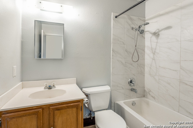 Listing photo id 19 for 7303 Roveen Trail