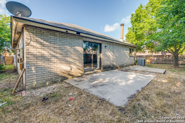 Listing photo id 20 for 7303 Roveen Trail