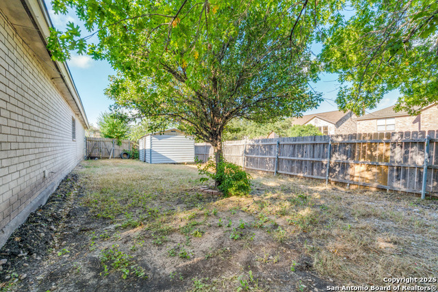 Listing photo id 21 for 7303 Roveen Trail