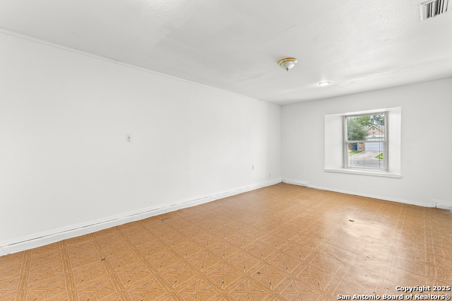 Image 14 of 29 For 9726 Hidden Swan