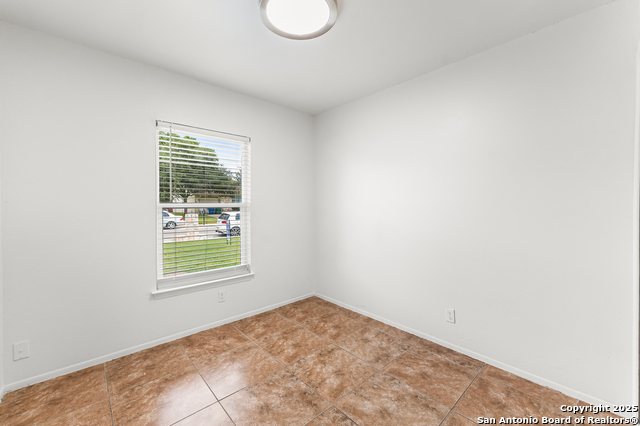 Image 20 of 29 For 9726 Hidden Swan