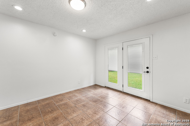 Image 23 of 29 For 9726 Hidden Swan