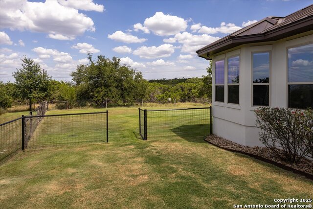 Image 41 of 45 For 643 Menger Springs
