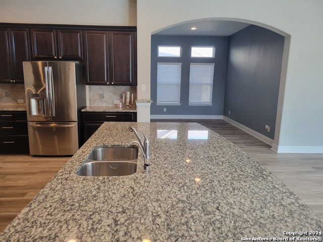 Listing photo id 9 for 8225 Limerick Falls