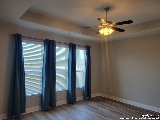 Listing photo id 10 for 8225 Limerick Falls
