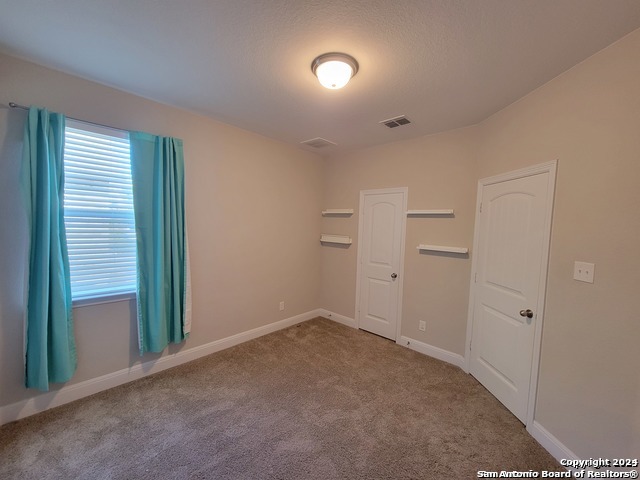 Listing photo id 11 for 8225 Limerick Falls