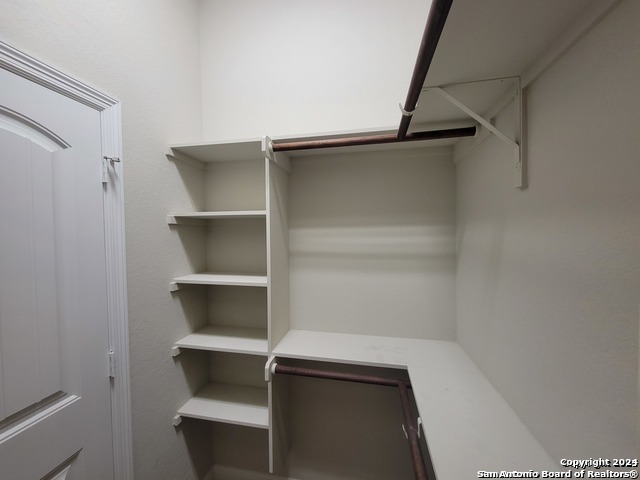 Listing photo id 22 for 8225 Limerick Falls