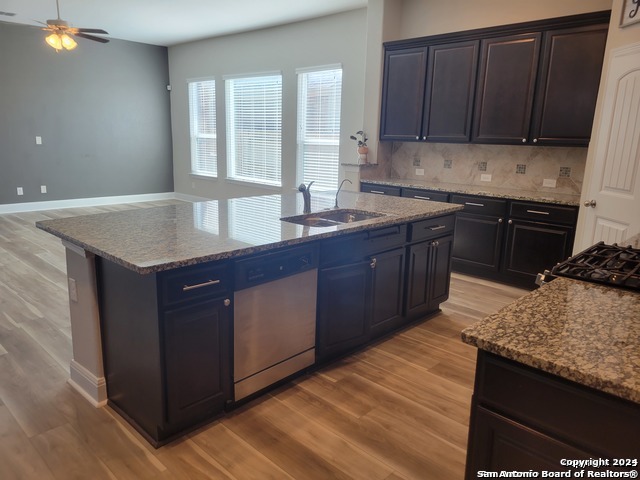 Listing photo id 6 for 8225 Limerick Falls