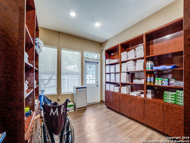 Listing photo id 12 for 8627 Cinnamon Creek 1, 2
