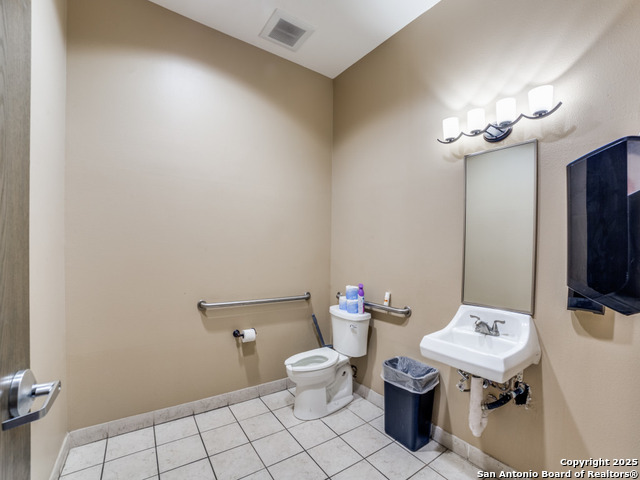Listing photo id 16 for 8627 Cinnamon Creek 1, 2