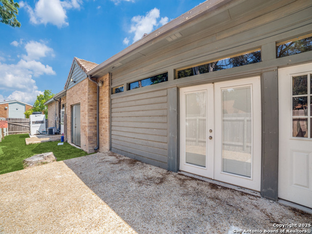 Listing photo id 17 for 8627 Cinnamon Creek 1, 2