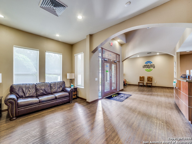 Listing photo id 1 for 8627 Cinnamon Creek 1, 2