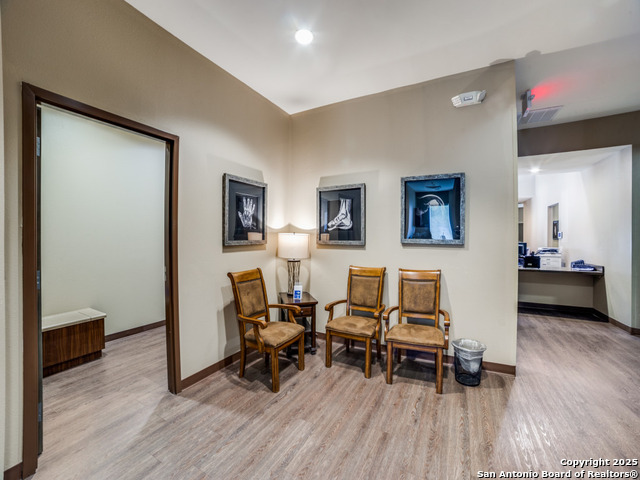 Listing photo id 4 for 8627 Cinnamon Creek 1, 2