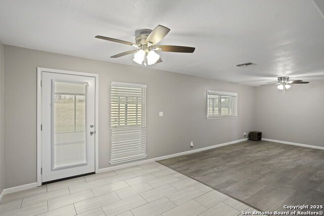 Image 11 of 26 For 323 Cherrywood