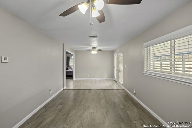Image 12 of 26 For 323 Cherrywood