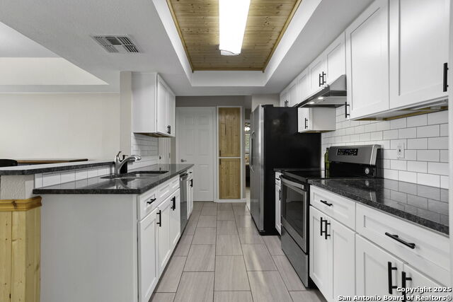 Image 5 of 26 For 323 Cherrywood