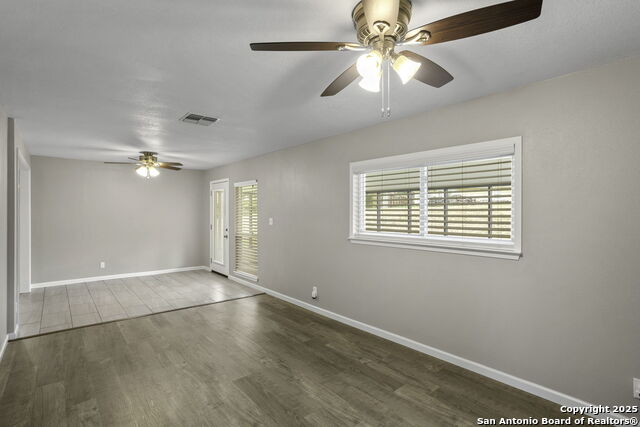 Image 9 of 26 For 323 Cherrywood