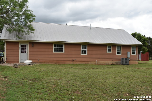 Listing photo id 0 for 328 Kinsey Ln