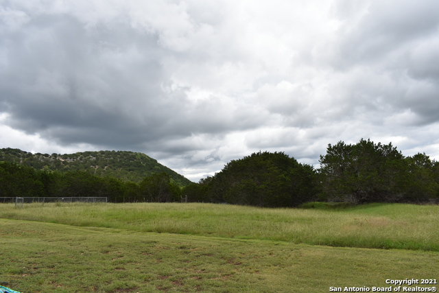 Listing photo id 3 for 328 Kinsey Ln