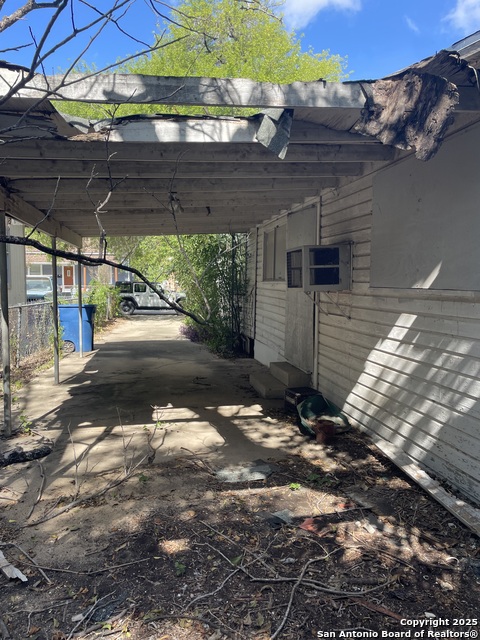 Listing photo id 5 for 120 Stace  